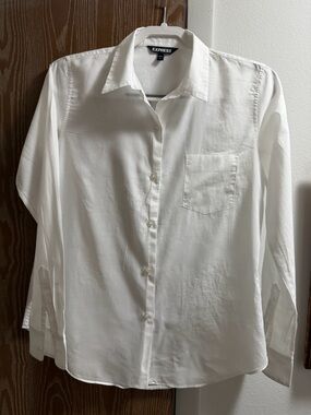 Express women White Long-Sleeve Button-Down Shirt